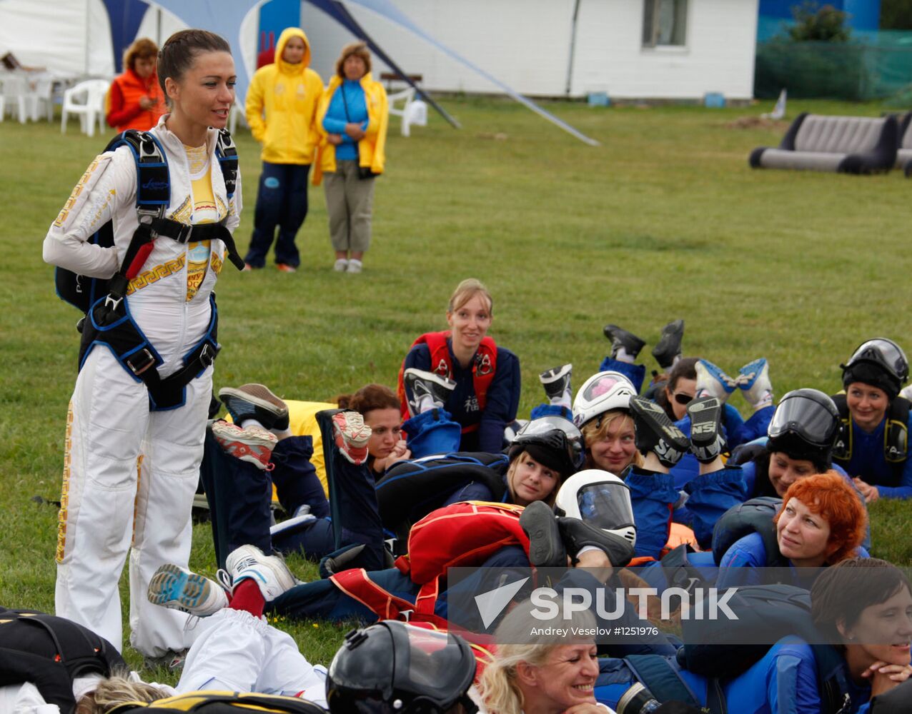Russian skydiver Irina Sinitsyna dies in Moscow