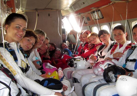 Russian skydiver Irina Sinitsyna dies in Moscow
