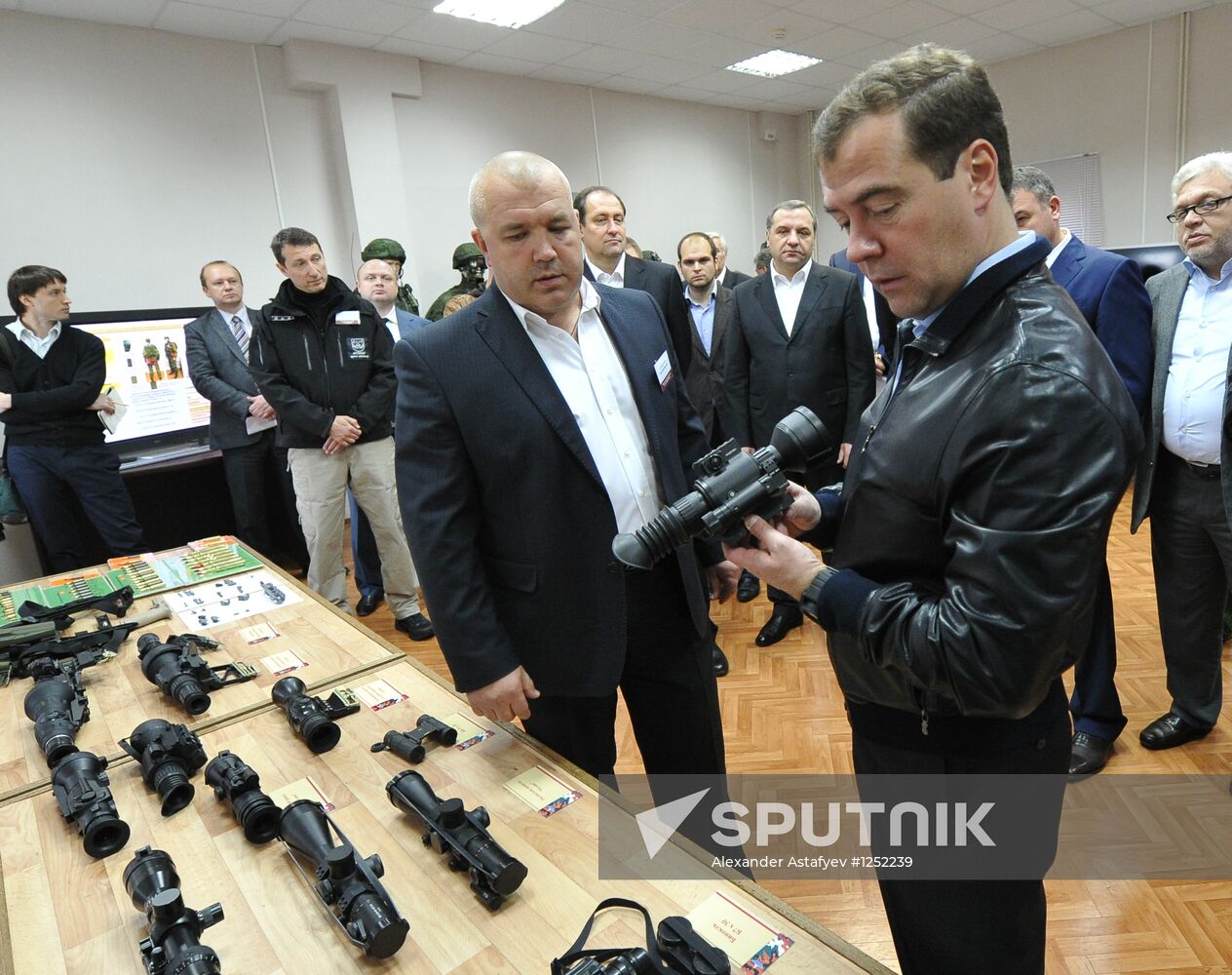Dmitry Medvedev visits Institute for Precision Machine Building