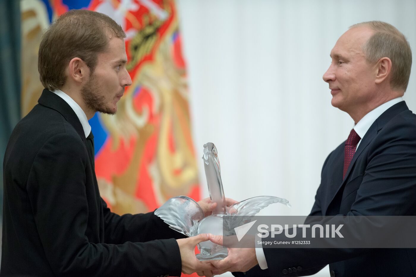 Vladimir Putin meets with finalists of 2012 Teacher of the Year