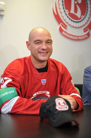 Hockey. Andrei Markov signs a contract with hockey club Vityaz
