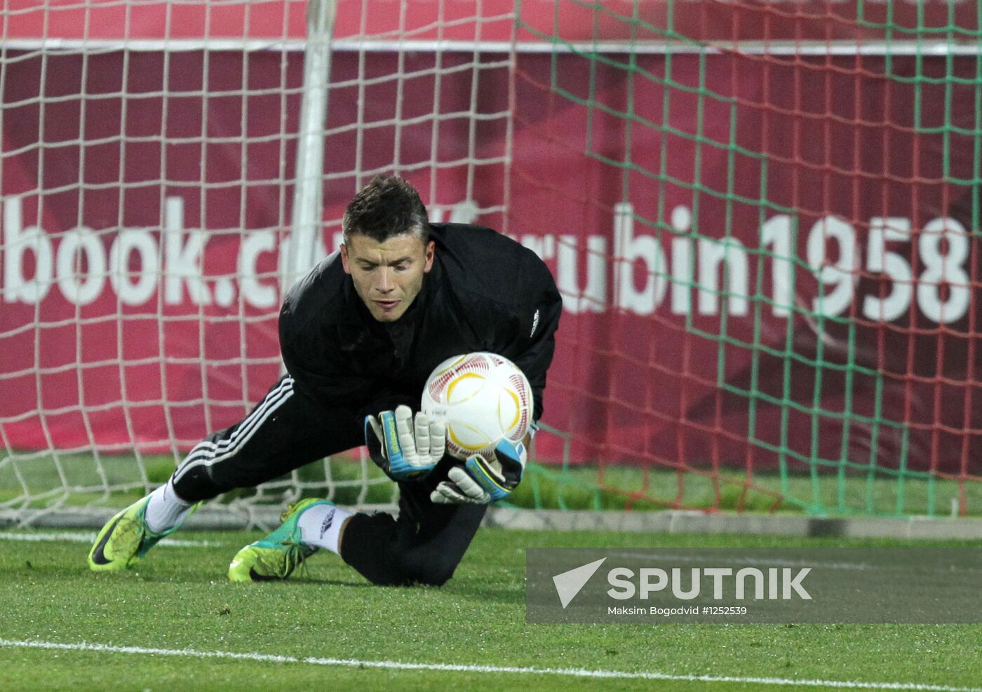 Football. LE. P/c and training session of Partizan (Serbia)