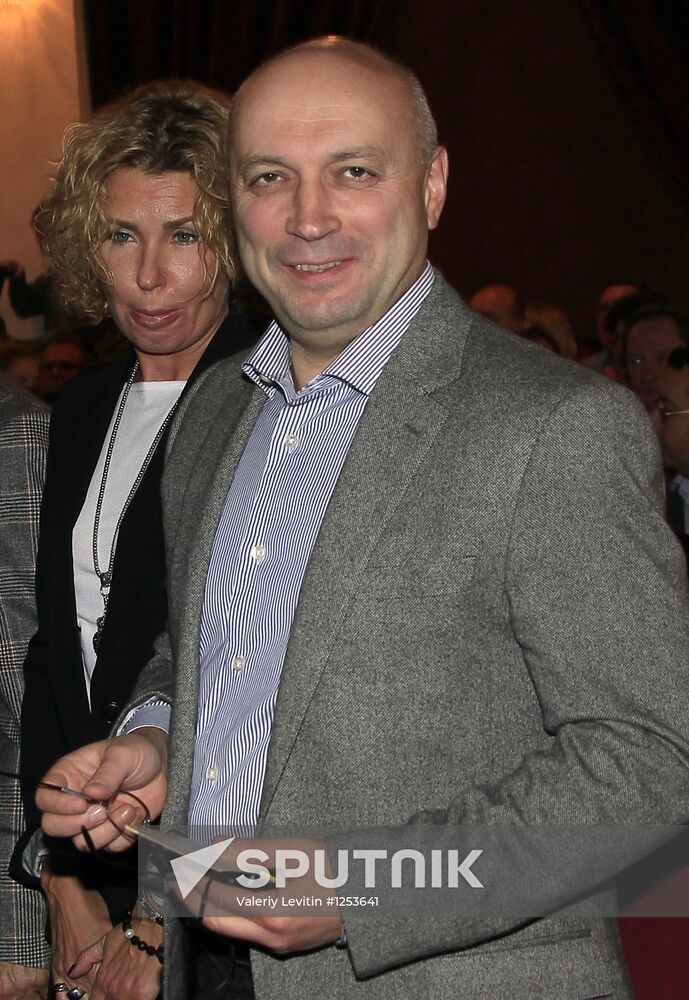 Fine Gentleman newsical premieres at Variety Theater in Moscow