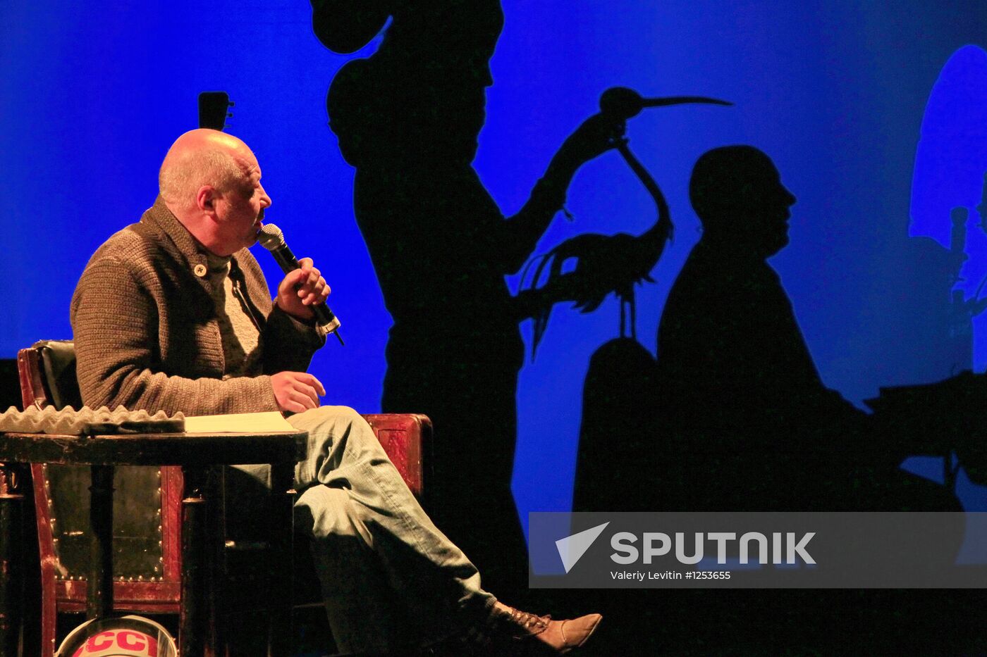 Fine Gentleman newsical premieres at Variety Theater in Moscow