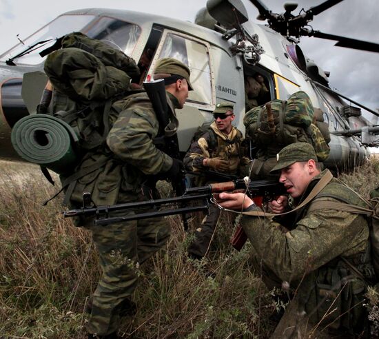 Military exercise of Pacific Fleet marines and Air Force