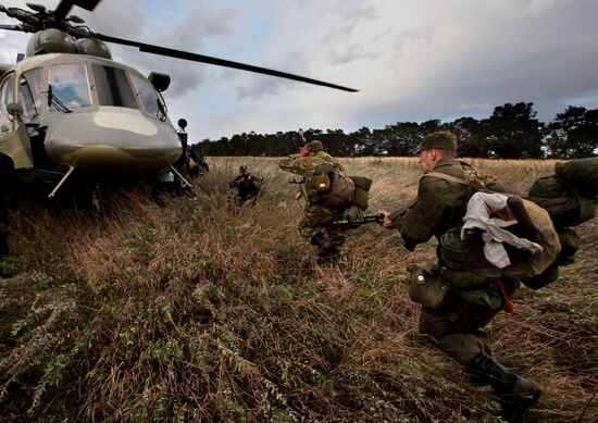 Military exercise of Pacific Fleet marines and Air Force
