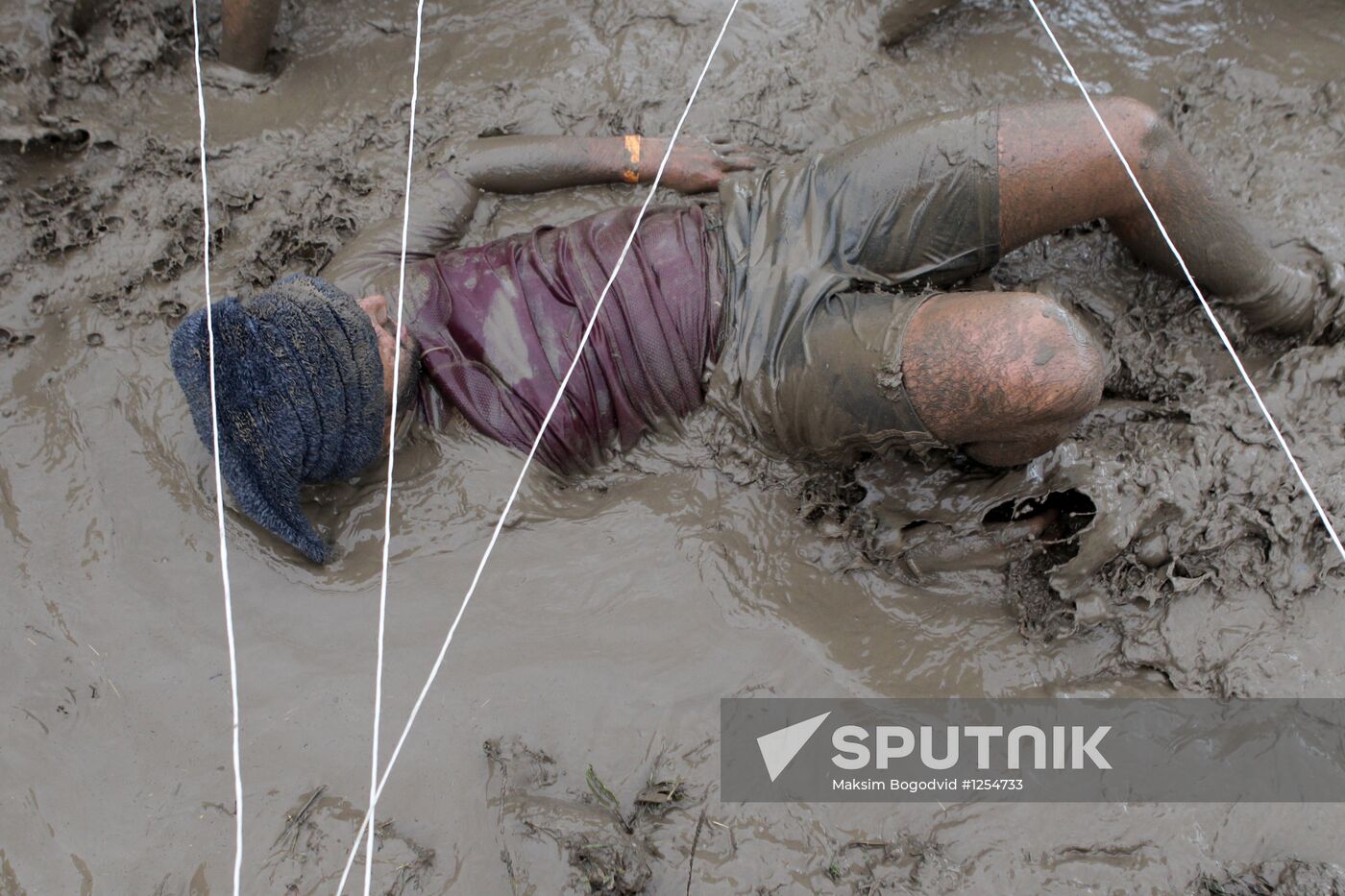 "Dirty Run 2012" competition in Kazan