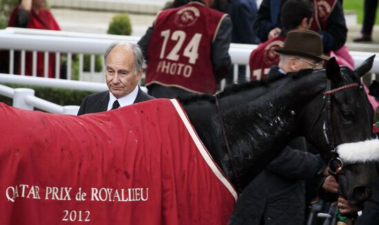 Horse racing for the Arc de Triomphe prize in Paris