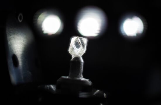 Work of the Kristall diamond factory in Smolensk