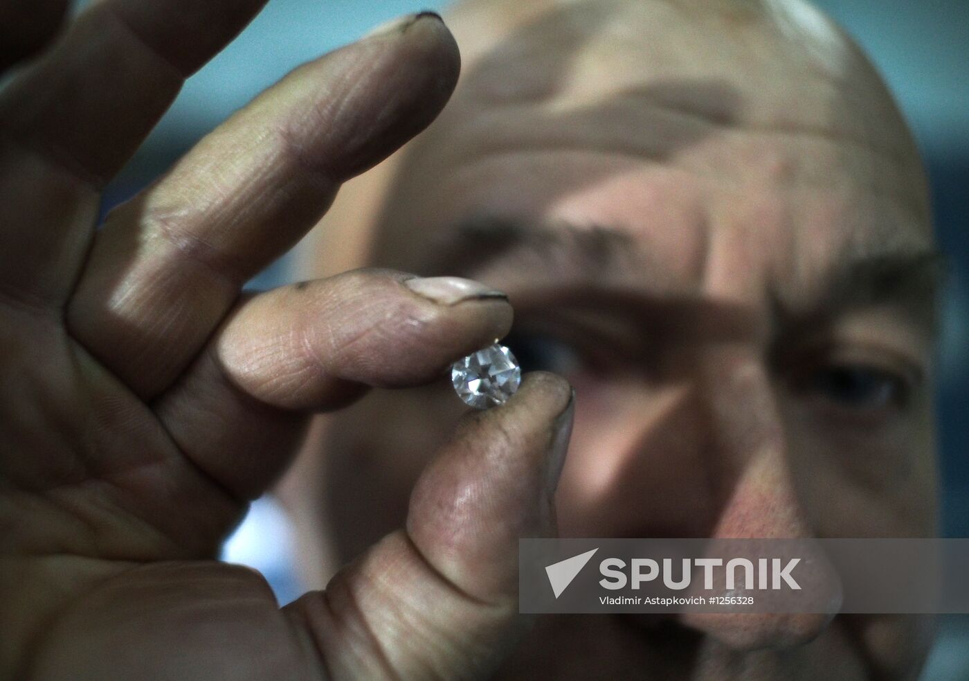 Work of the Kristall diamond factory in Smolensk
