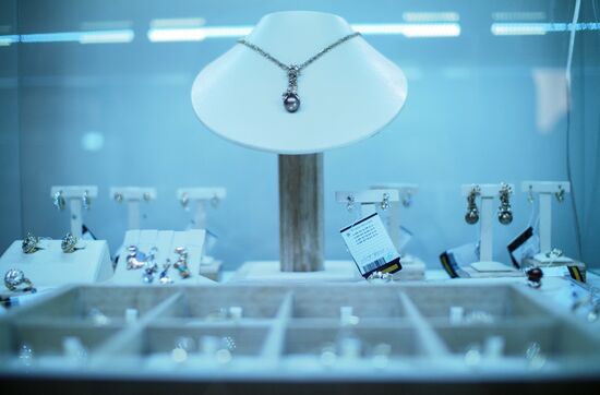 Work of the Kristall diamond factory in Smolensk