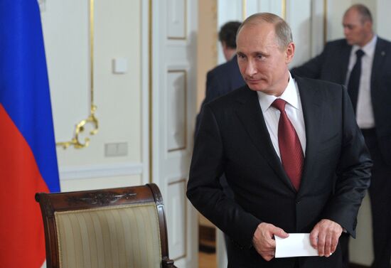 Vladimir Putin meets with Nouri al-Maliki in Novo-Ogaryovo