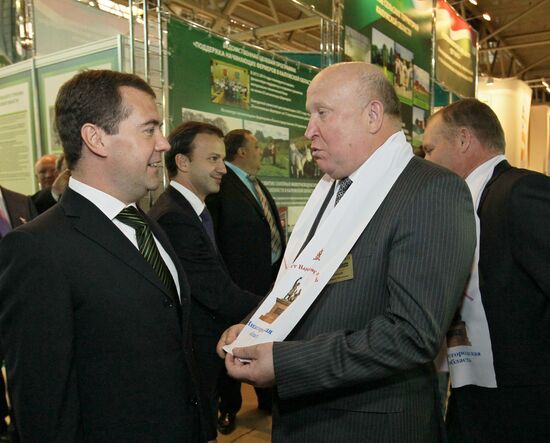 Dmitry Medvedev visits Golden Autumn agro-industrial exhibition