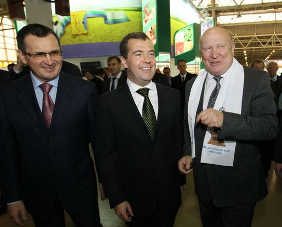 Dmitry Medvedev visits Golden Autumn agro-industrial exhibition