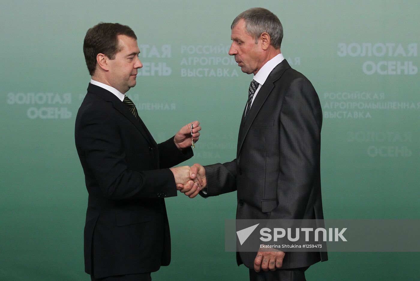 Dmitry Medvedev presents state awards to agro-industrial workers