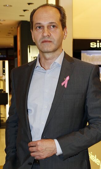 Cocktail party in honor of 20 years of breast cancer awareness