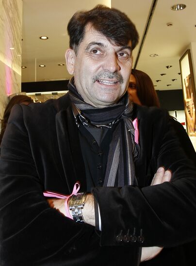 Cocktail party in honor of 20 years of breast cancer awareness