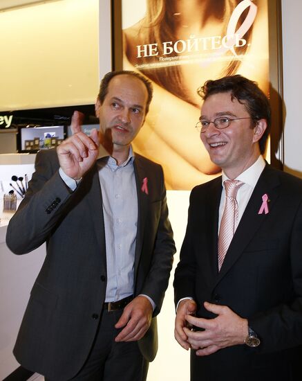 Cocktail party in honor of 20 years of breast cancer awareness