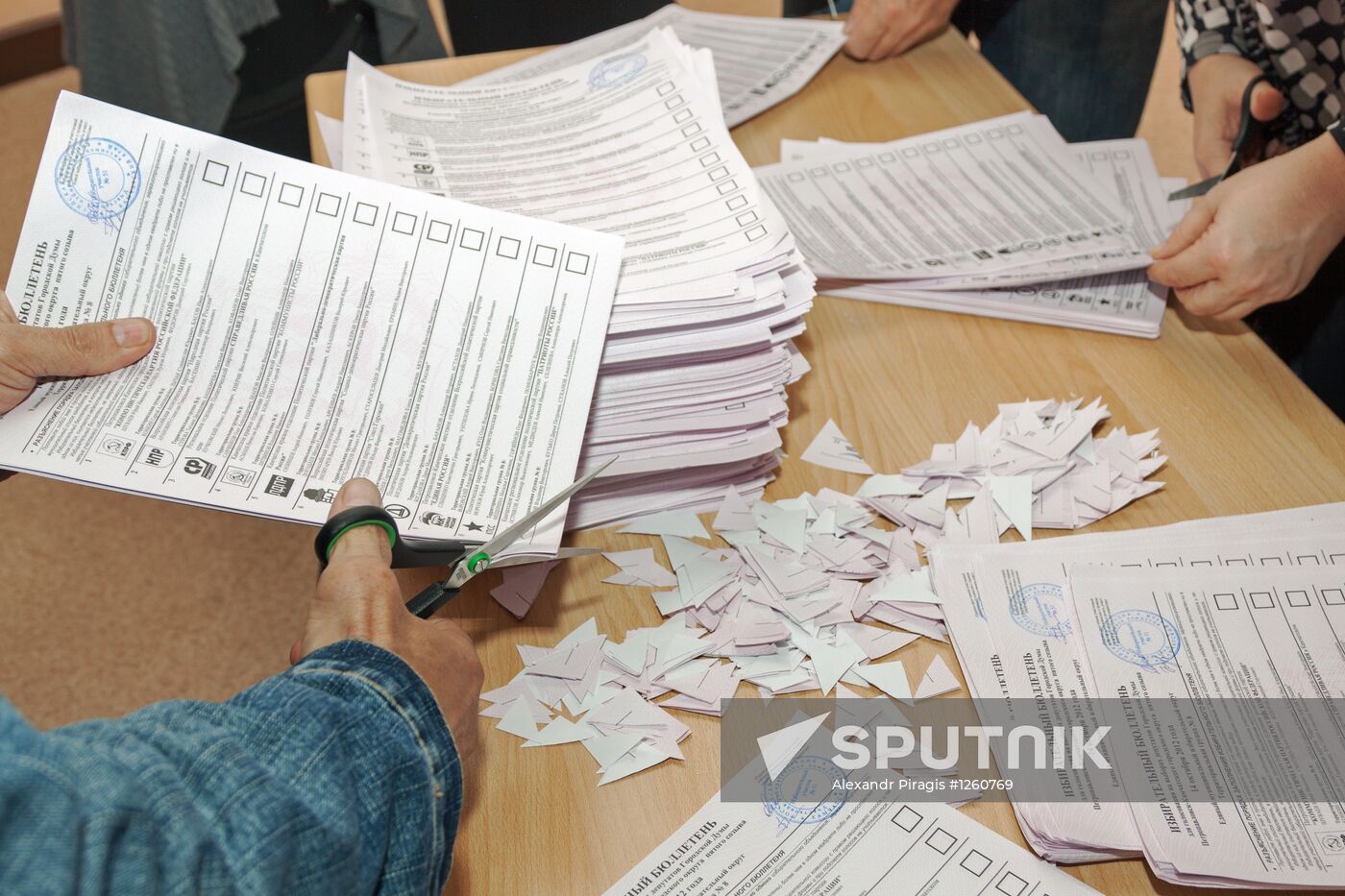 Votes counted at regional elections