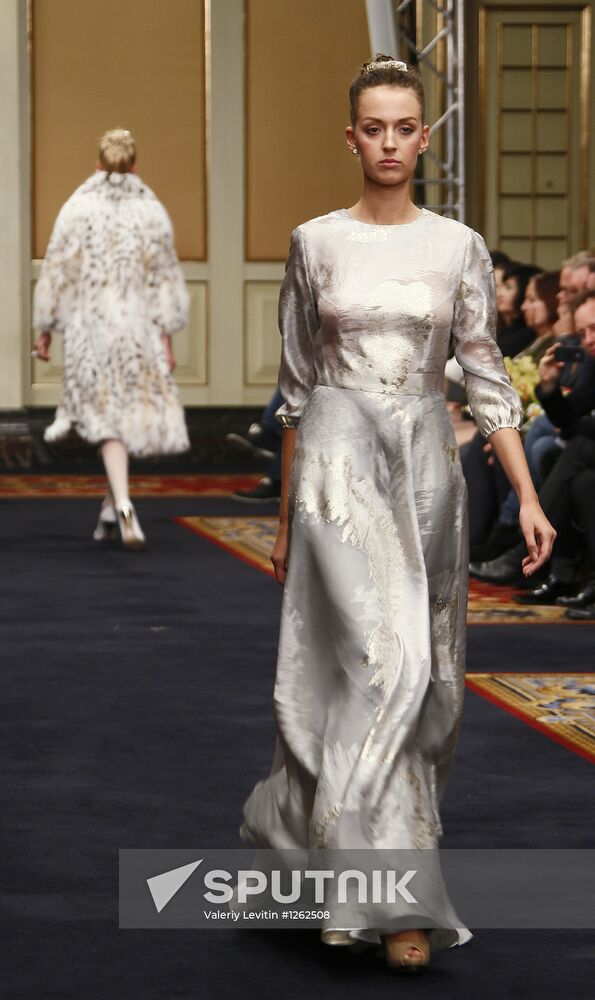 Izeta Gadzhiyeva's new fashion show
