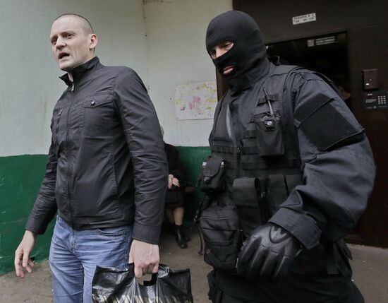 Police search Sergei Udaltsov's apartment