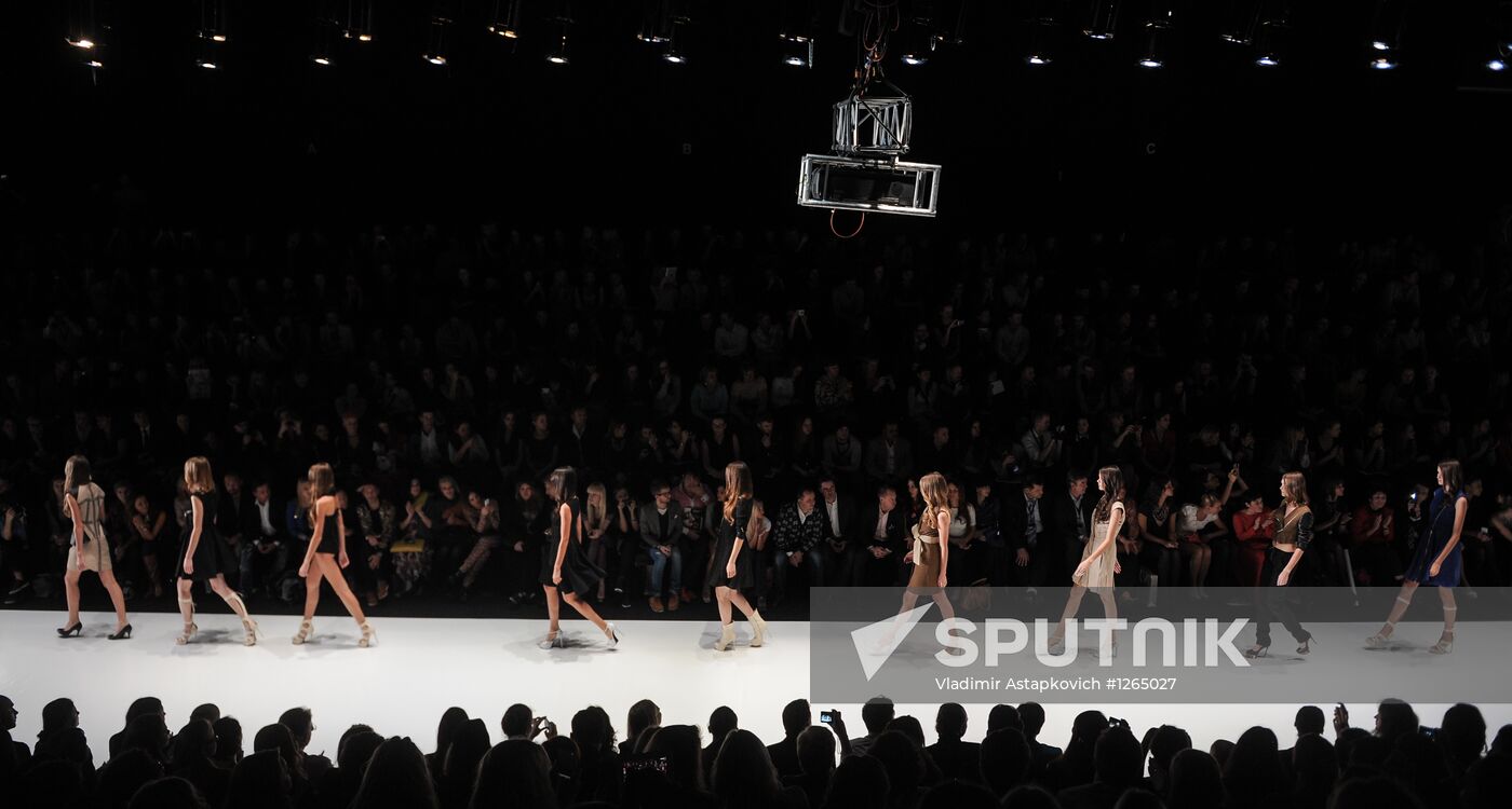 Dasha Gauser fashion show at Mercedes-Benz Fashion Week Russia