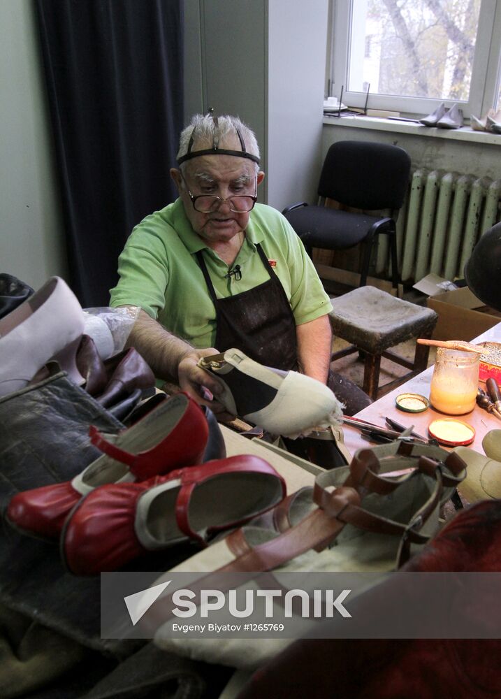Master shoemaker of Bolshoi Theater at work