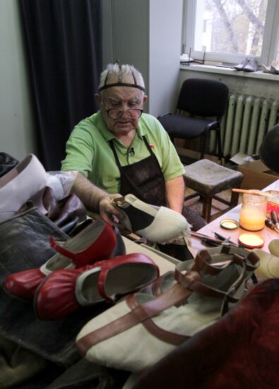 Master shoemaker of Bolshoi Theater at work