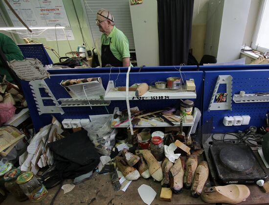 Master shoemaker of Bolshoi Theater at work