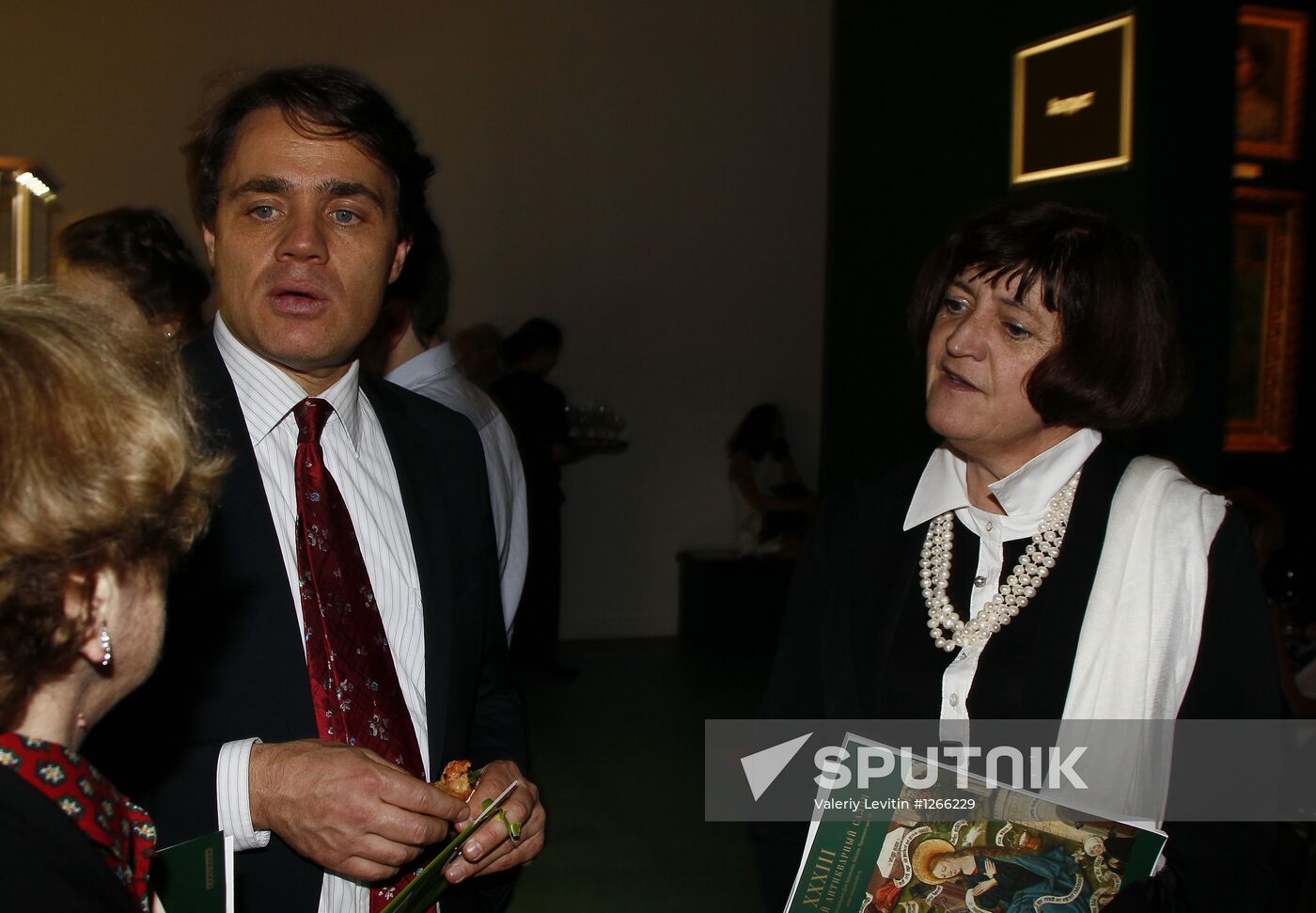 33rd Russian Antique Salon's private viewing