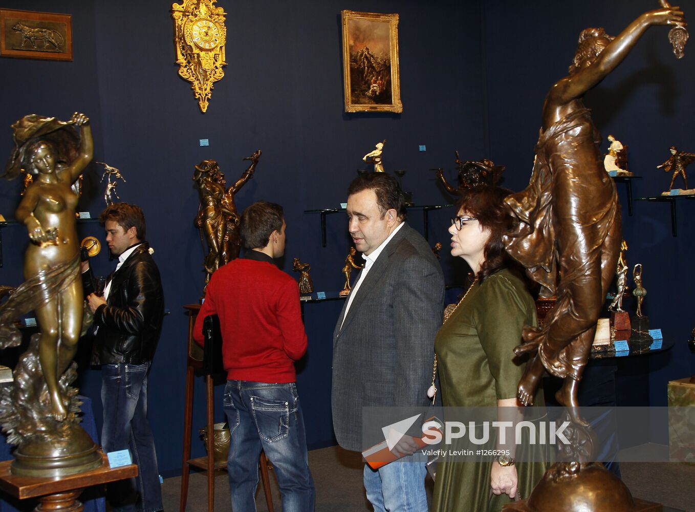 33rd Russian Antique Salon's private viewing