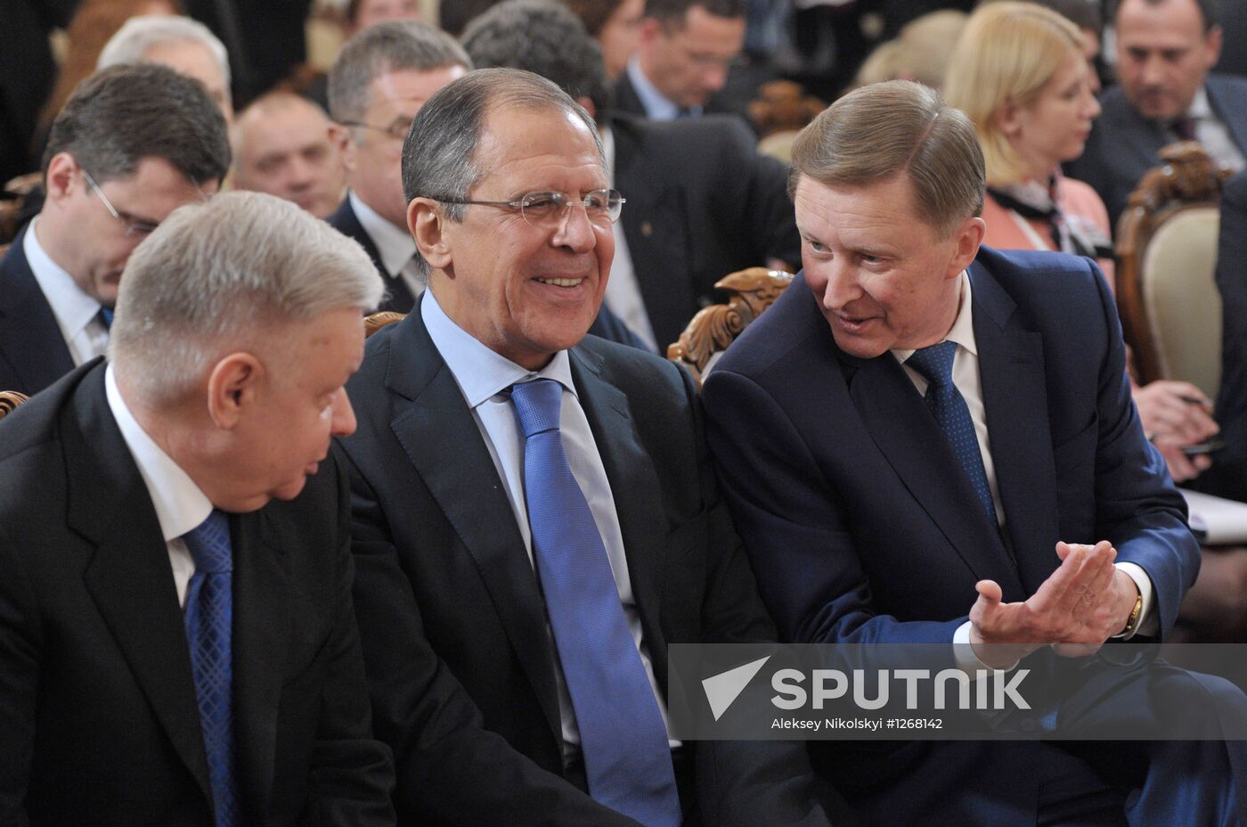 Vladimir Putin meets with Viktor Yanukovych in Novo-Ogaryovo