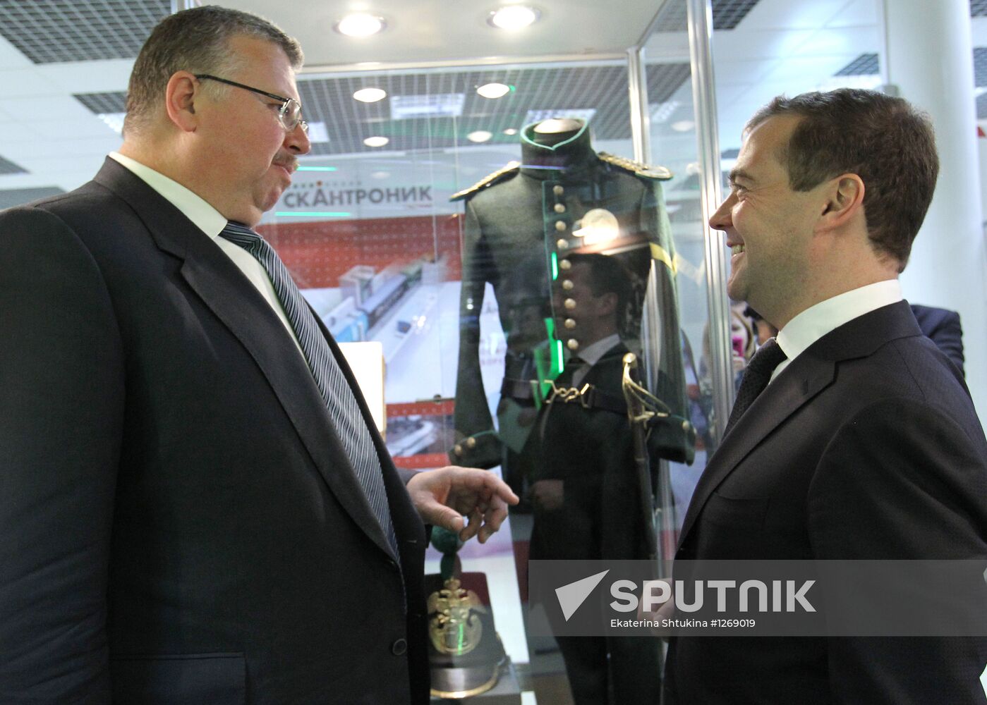 Dmitry Medvedev meets with Federal Customs Service officials