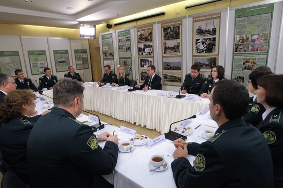 Dmitry Medvedev meets with Federal Customs Service officials