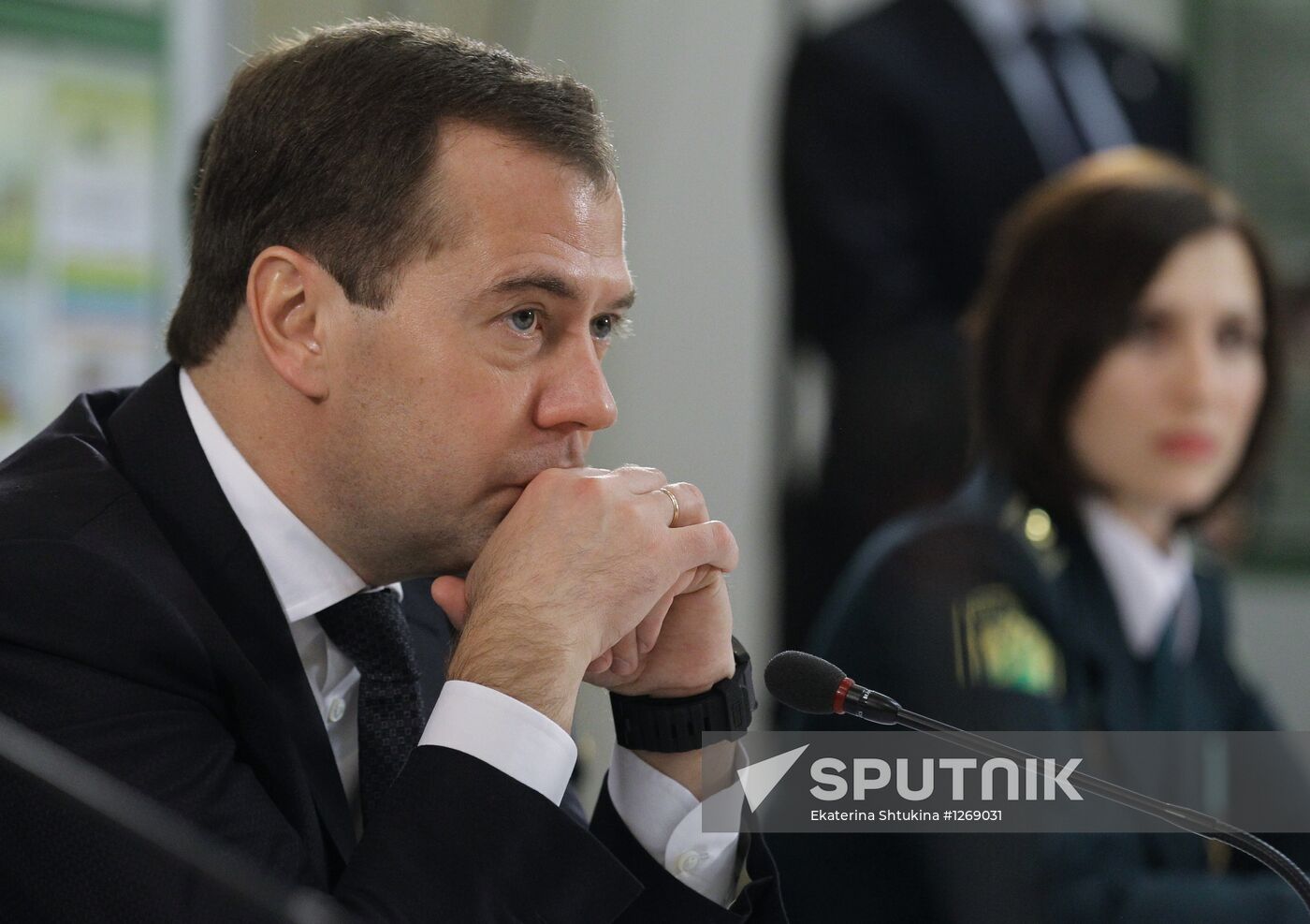 Dmitry Medvedev meets with Federal Customs Service officials