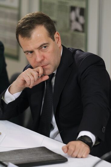 Dmitry Medvedev meets with Federal Customs Service officials