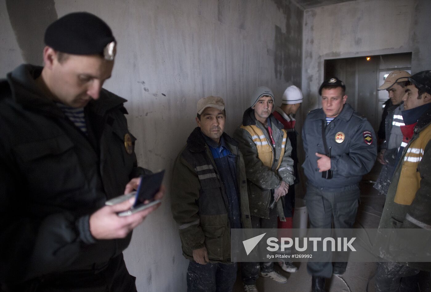 Raid by FMS to identify illegal migrants in Moscow
