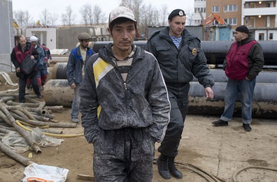 Raid by FMS to identify illegal migrants in Moscow