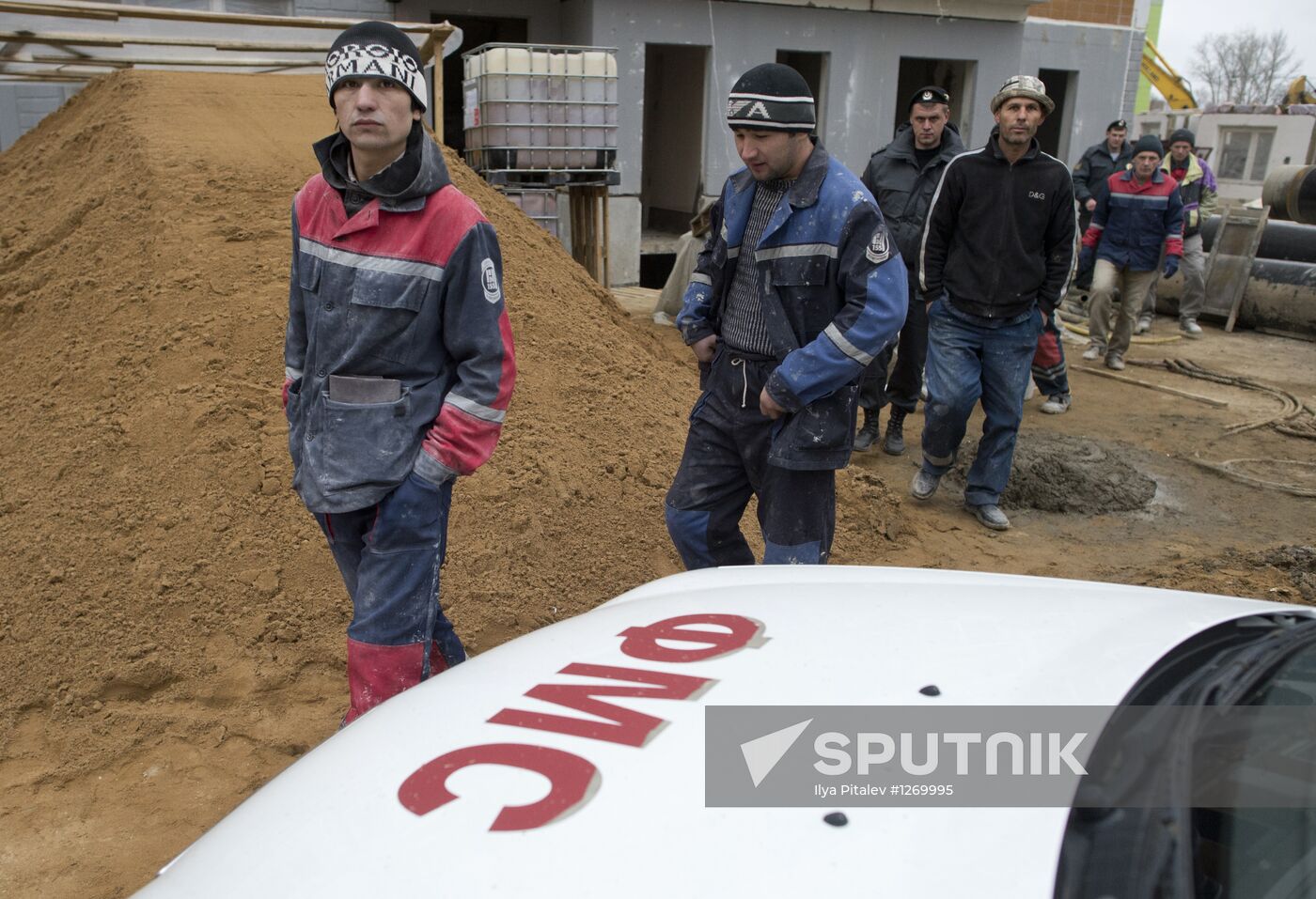 Raid by FMS to identify illegal migrants in Moscow