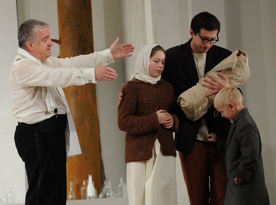 Run-through of play "Mr.Puntila and His Man Matti"
