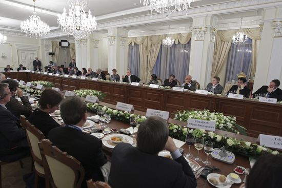Vladimir Putin meets with Valdai Discussion Club experts