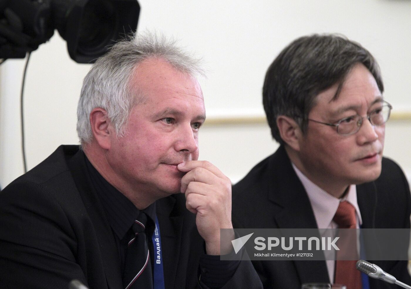 Vladimir Putin meets with Valdai Discussion Club experts