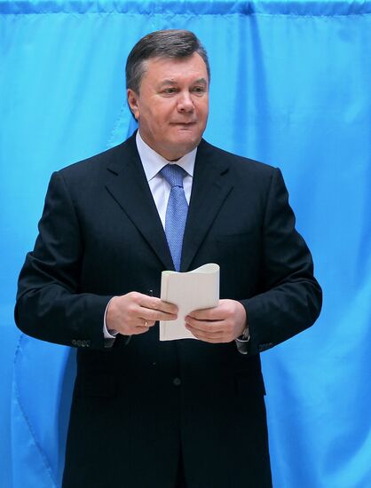 Ukraine votes in parliamentary elections
