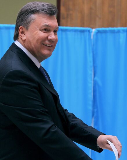 Ukraine votes in parliamentary elections