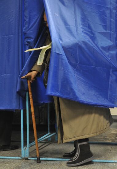 Ukraine votes in parliamentary elections
