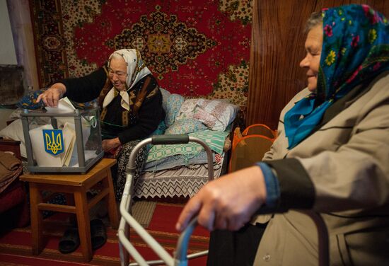 Ukraine votes in parliamentary elections