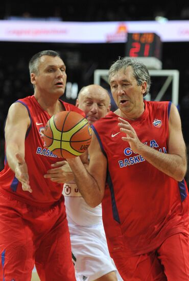 Basketball match between Žalgiris and CSKA former players