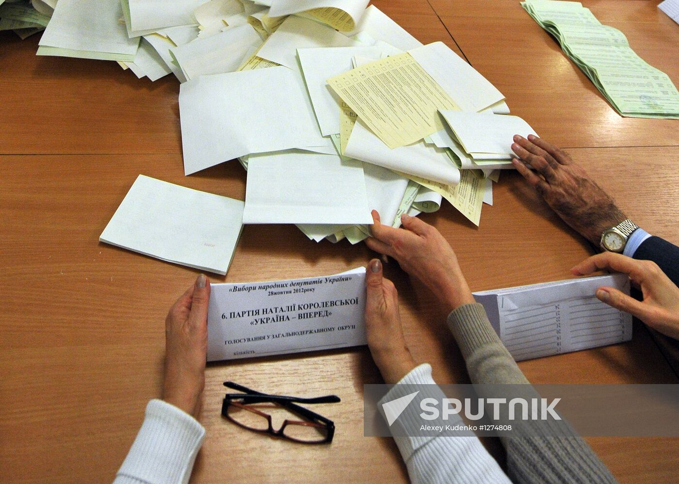 Counting ballots in Ukraine's parliamentary elections