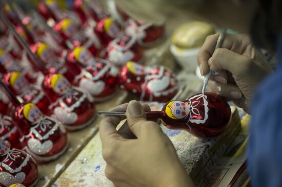 Production of holiday decorations