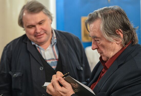 A. Prokhanov's new book "Pace of Russian Victory"